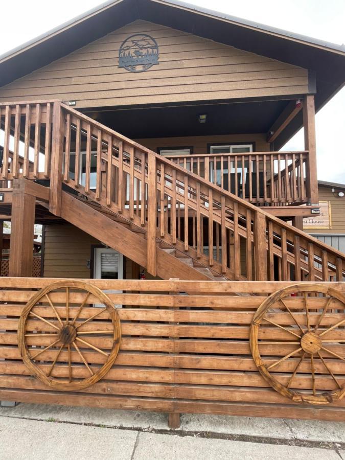 Parkway Yellowstone Guest House Room #1 Gardiner Exterior photo