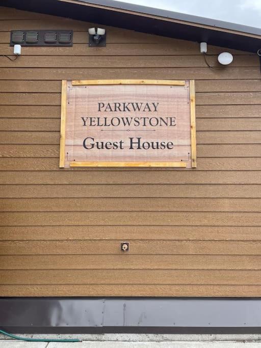 Parkway Yellowstone Guest House Room #1 Gardiner Exterior photo